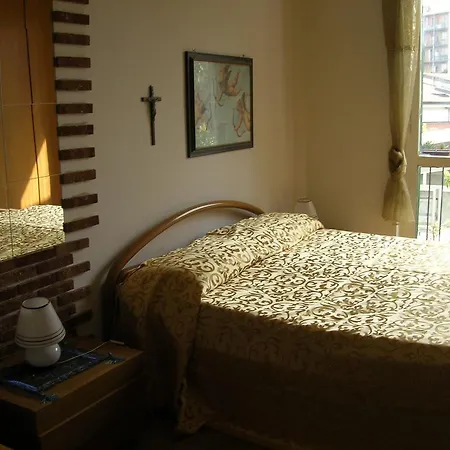 La Rondine Πανσιόν *